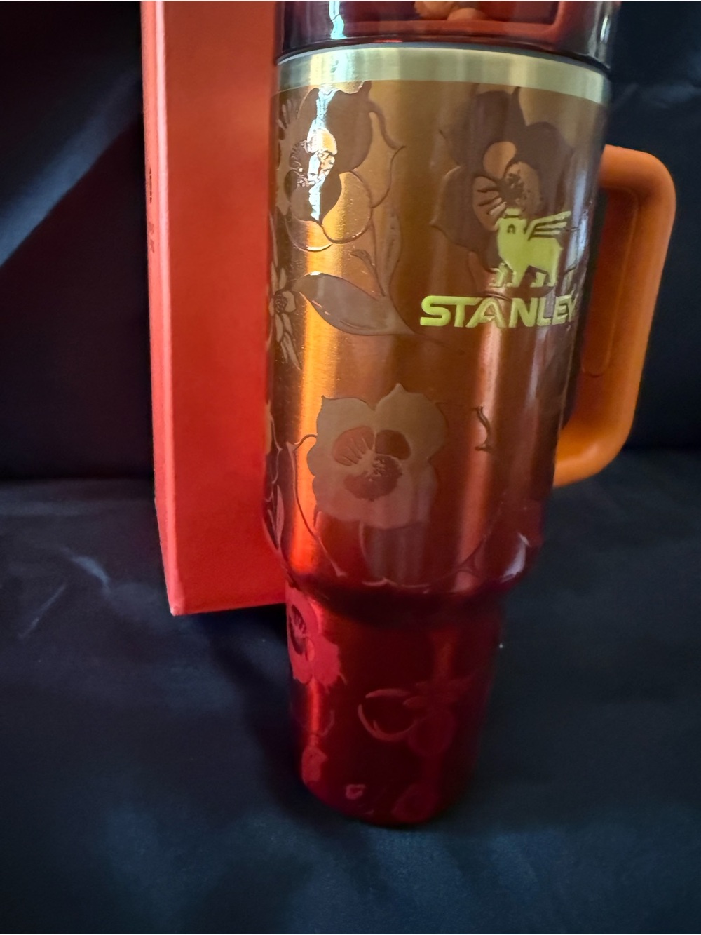New Stanley 40oz Karol G Edition Orange and Red Floral with Box Topper Straw - Picture 3 of 16